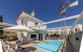 Accomoteleia Crystal Lagoon Villa